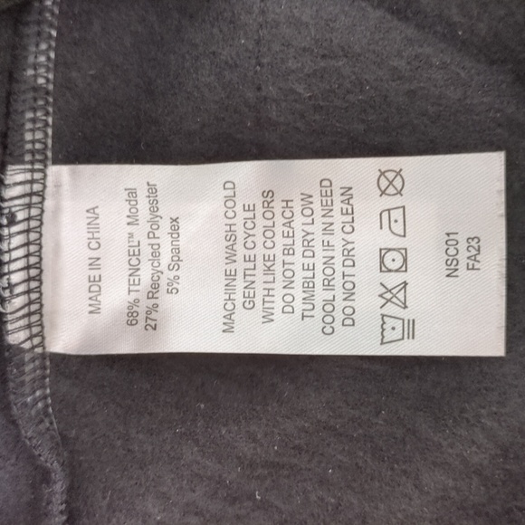 Quince SuperSoft Fleece Cropped Wide Leg Pants in Black - Picture 7 of 7